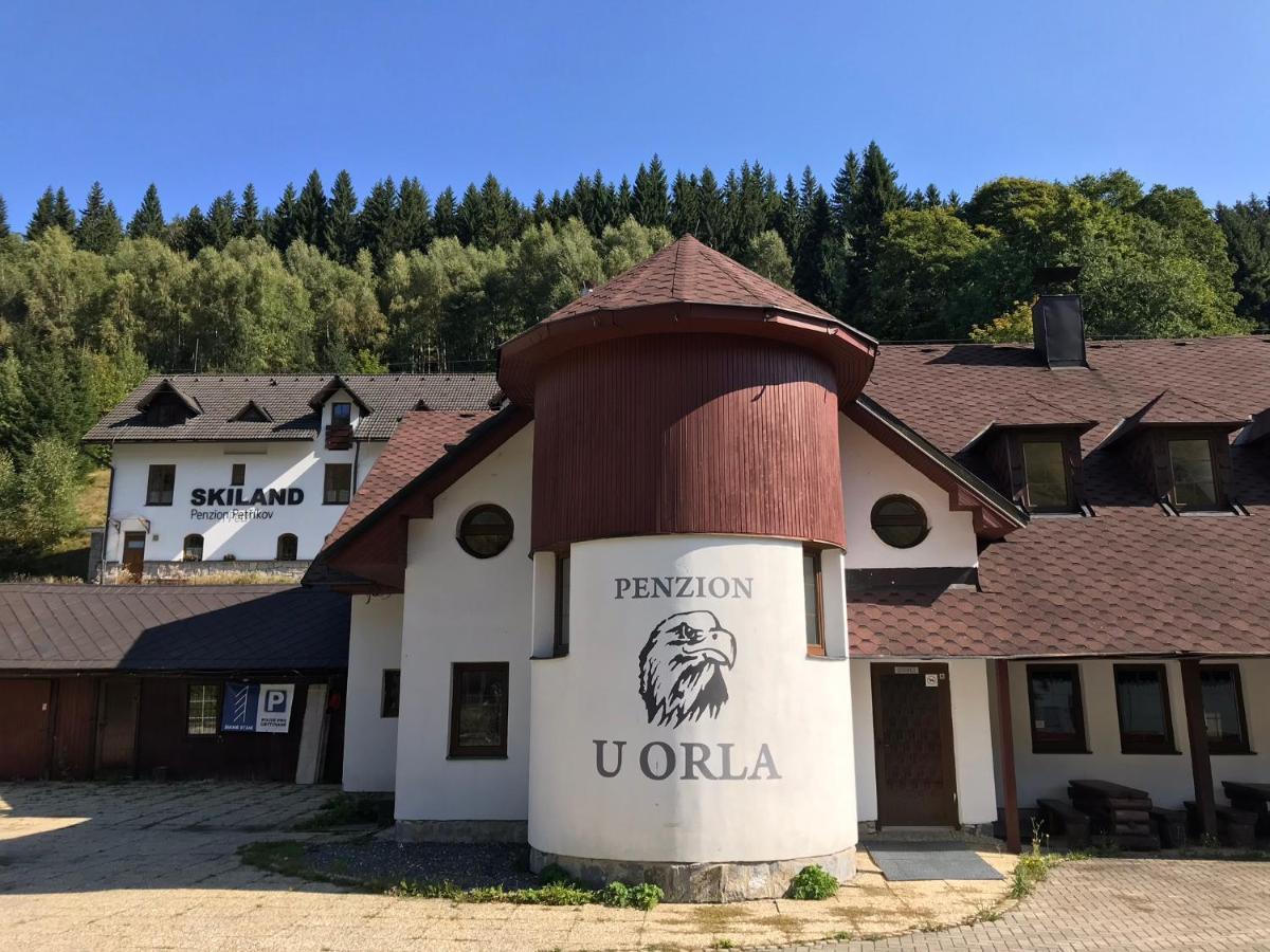 Penzion U Orla Hotel Petrikov Exterior photo